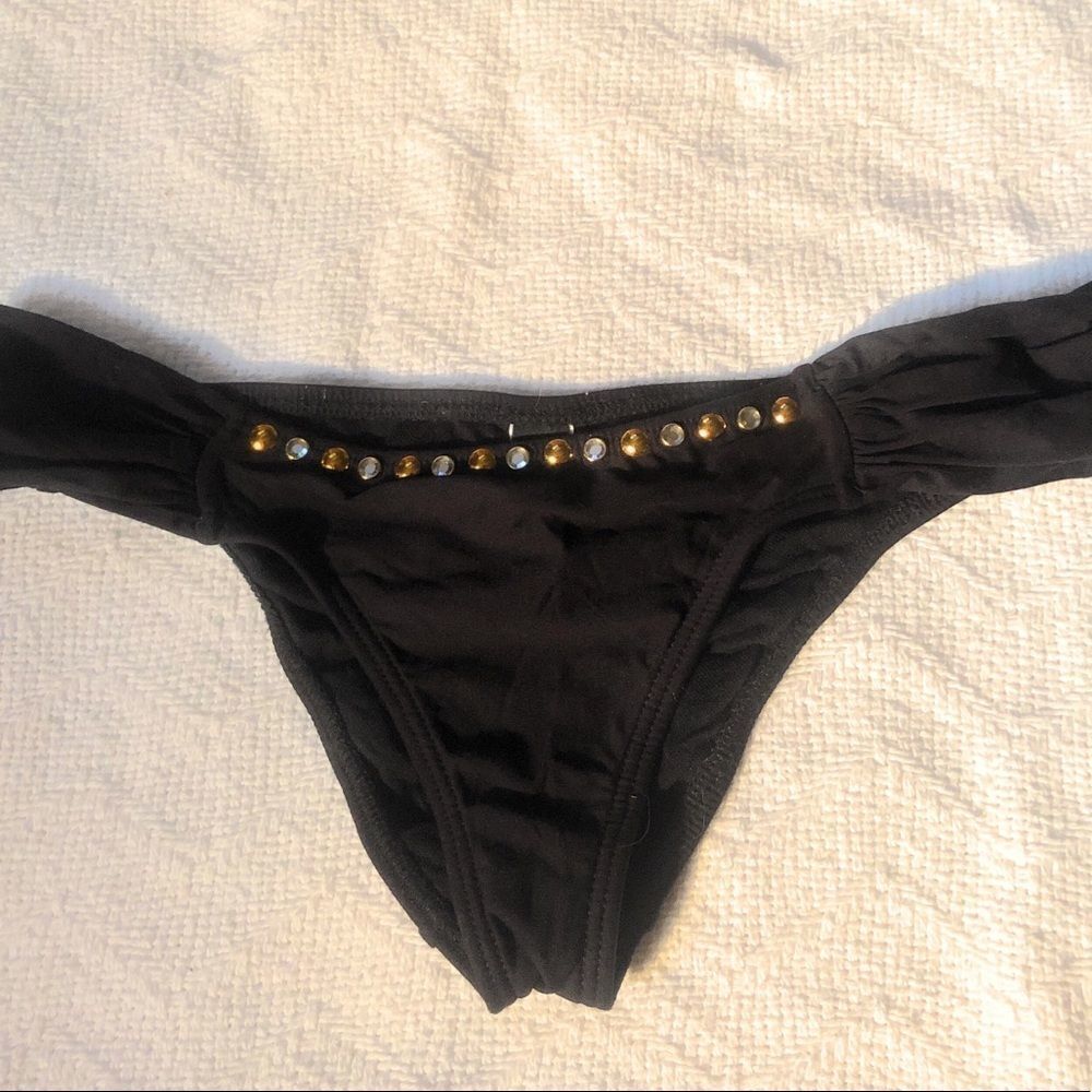 Luli Fama‎ Bikini Bottom - Picture 6 of 7